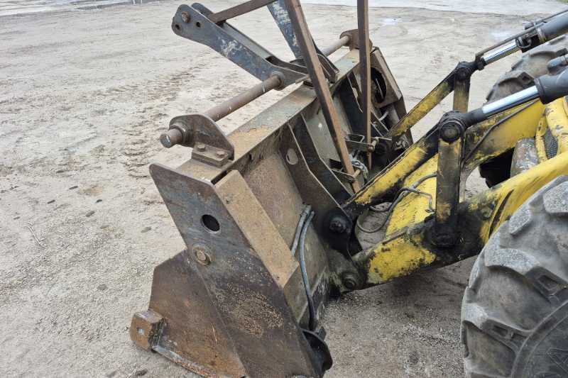 OmecoHub - Immagine NEW HOLLAND LB115B